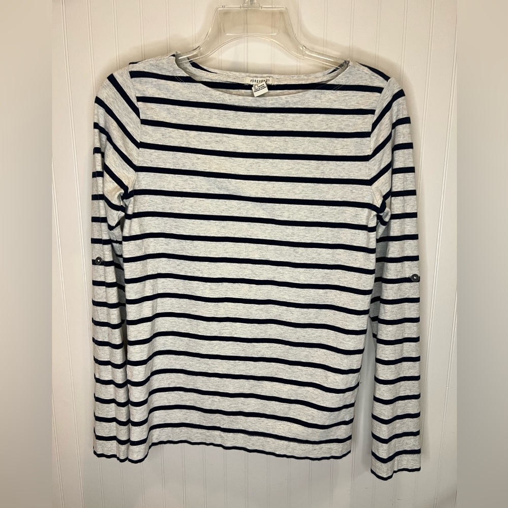 Forever 21 Gray & Black Long Sleeve Shirt